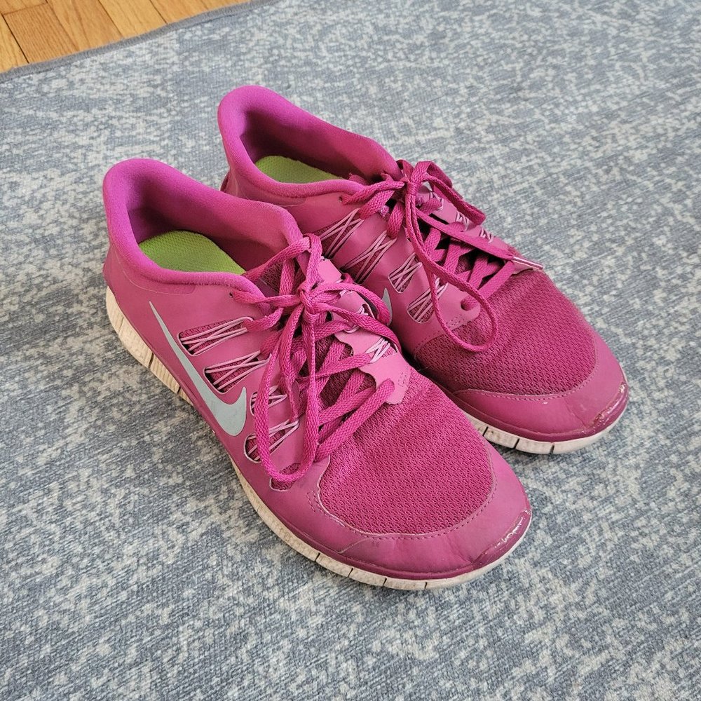 Nike Free 5.0 Tennis Shoes in Pink